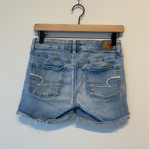 American Eagle Light Denim Midi Shorts Size 4 - Picture 4 of 6